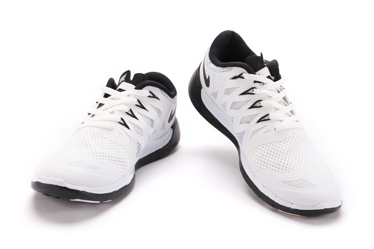 Nouveau Nike Free 5.0 plus les hommes blancs de chaussures de course noir (2)
